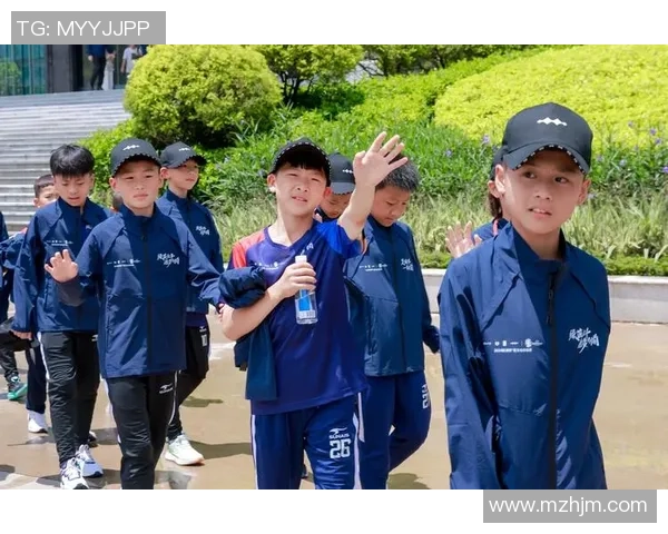 龙泉学足球助力青少年成长培养团队精神与竞技意识的全新探索 龙泉学足球助力青少年成长培养团队精神与竞技意识的全新探索